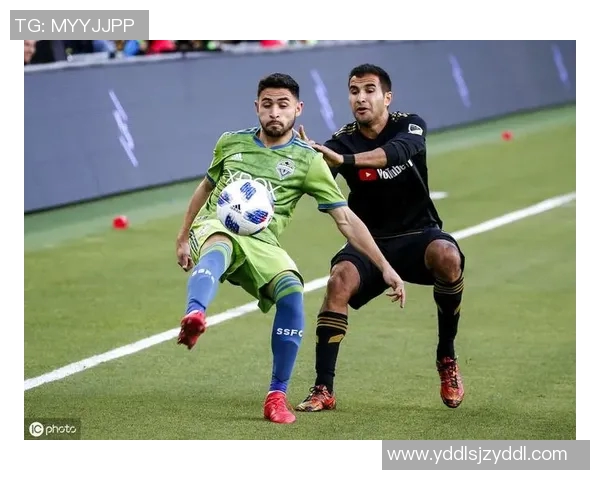 山形山神与山口雷的精彩对决揭示了足球战术与团队精神的完美结合 山形山神与山口雷的精彩对决揭示了足球战术与团队精神的完美结合