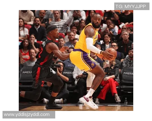 热火队与湖人队激战正酣精彩直播全程回顾与分析